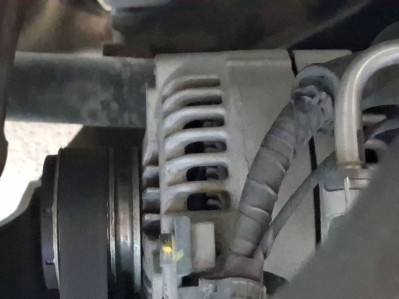 Recambio de alternador para hyundai tucson (tl, tle) 1.7 crdi referencia OEM IAM 373002A700  