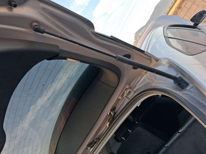 Recambio de amortiguadores maletero / porton para hyundai tucson (tl, tle) 1.7 crdi referencia OEM IAM 81770D7001  
