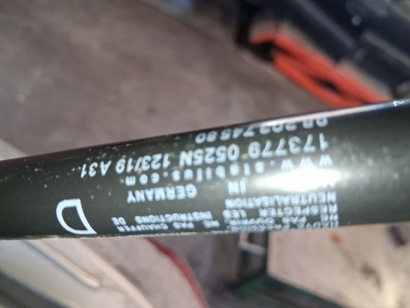 Recambio de amortiguadores maletero / porton para opel grandland / grandland x (a18, p1uo) 1.5 turbo d (75) referencia OEM IAM 9