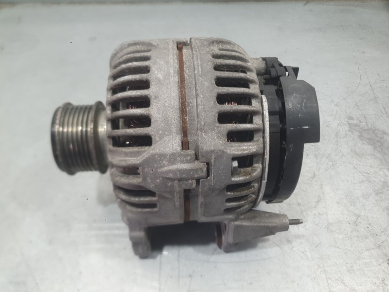 Recambio de alternador para volkswagen polo v (6r1, 6c1) 1.6 tdi referencia OEM IAM 06F903023F  