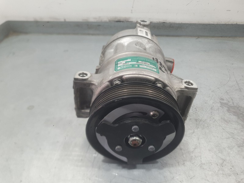 Recambio de compresor aire acondicionado para volkswagen polo v (6r1, 6c1) 1.6 tdi referencia OEM IAM 5N0820803C  