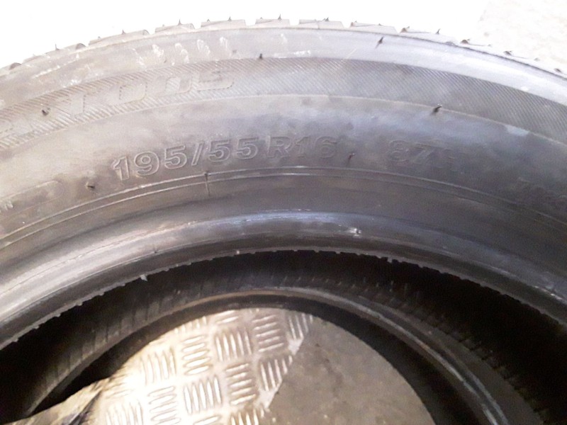 Recambio de neumatico pareja para neumaticos reutilizados - referencia OEM IAM 195551687H BRIDGESTONE 195/55/16/87H
