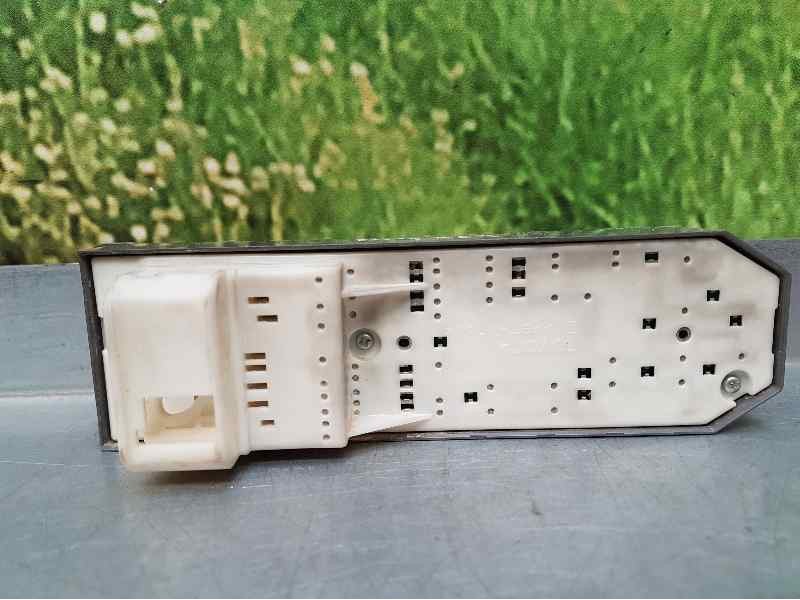 Recambio de mando elevalunas delantero izquierdo para toyota yaris active referencia OEM IAM   