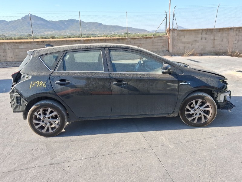 toyota auris (_e18_) del año 2019