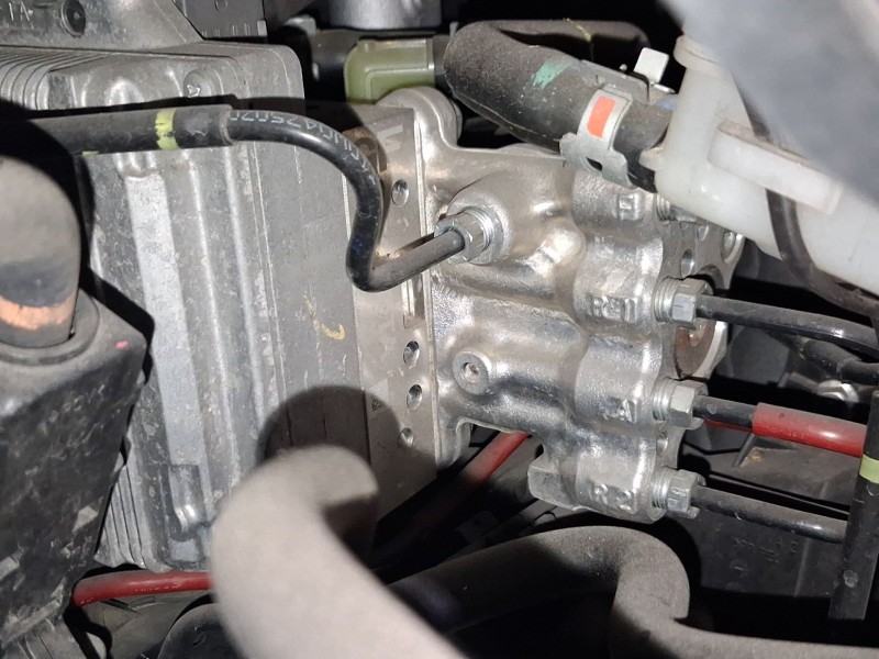 Recambio de abs para toyota auris (_e18_) 1.8 hybrid (zwe186_) referencia OEM IAM 4705012060 4405002660 C/BOMBA Y SERVOFRENO 