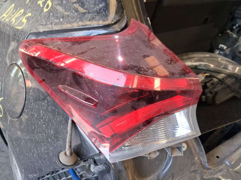 Recambio de piloto trasero izquierdo exterior para toyota auris (_e18_) 1.8 hybrid (zwe186_) referencia OEM IAM 8156102730  