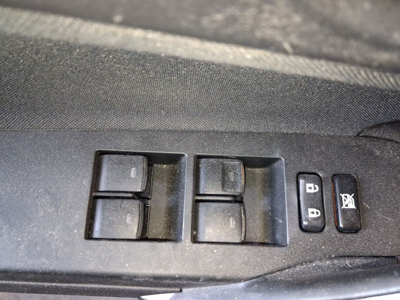Recambio de mando elevalunas delantero izquierdo para toyota auris (_e18_) 1.8 hybrid (zwe186_) referencia OEM IAM 8482002320  