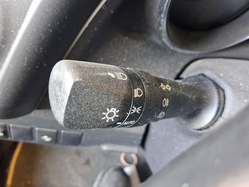 Recambio de mando luces y limpia para toyota auris (_e18_) 1.8 hybrid (zwe186_) referencia OEM IAM 8414002730  8465202540
