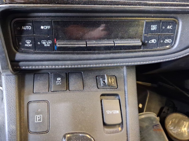 Recambio de mando climatizador para toyota auris (_e18_) 1.8 hybrid (zwe186_) referencia OEM IAM   