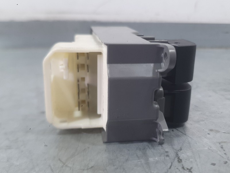Recambio de mando elevalunas delantero izquierdo para toyota auris (_e15_) 1.4 (zze150_) referencia OEM IAM 8482002230  