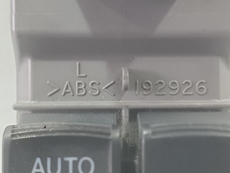 Recambio de mando elevalunas delantero izquierdo para toyota auris (_e15_) 1.4 (zze150_) referencia OEM IAM 8482002230  