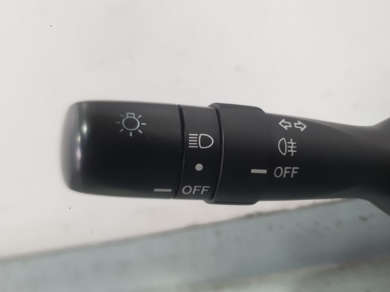 Recambio de mando intermitentes para toyota auris (_e15_) 1.4 (zze150_) referencia OEM IAM   