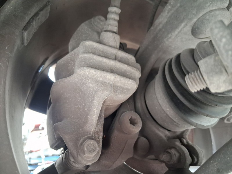 Recambio de pinza freno delantera derecha para citroën c3 iii (sx) 1.2 vti 82 referencia OEM IAM 1651756780 1617292180 