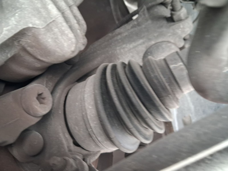 Recambio de transmision delantera derecha para citroën c3 iii (sx) 1.2 vti 82 referencia OEM IAM 9677476680 1611524080 