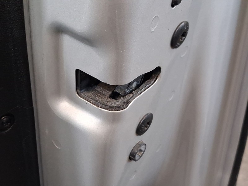 Recambio de cerradura puerta delantera derecha para citroën c3 iii (sx) 1.2 vti 82 referencia OEM IAM 9812398080  