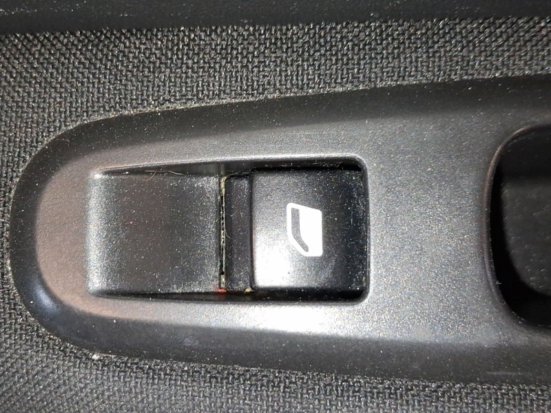 Recambio de mando elevalunas trasero derecho para citroën c3 iii (sx) 1.2 vti 82 referencia OEM IAM 96762292ZD  