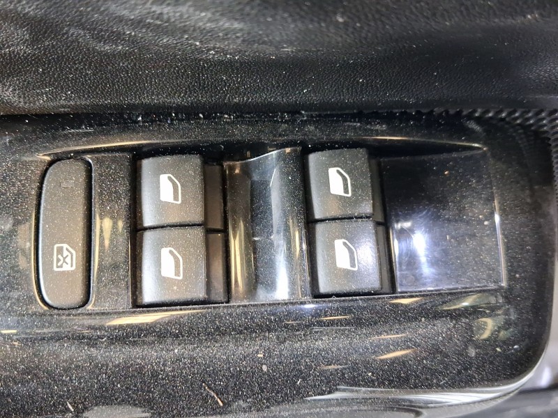 Recambio de mando elevalunas delantero izquierdo para citroën c3 iii (sx) 1.2 vti 82 referencia OEM IAM 96762292ZD  