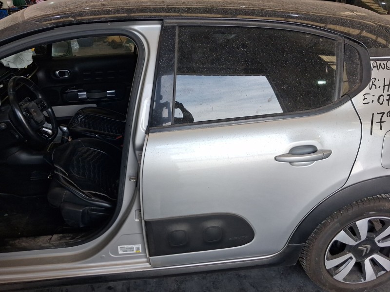 Recambio de puerta trasera izquierda para citroën c3 iii (sx) 1.2 vti 82 referencia OEM IAM 9812716780  