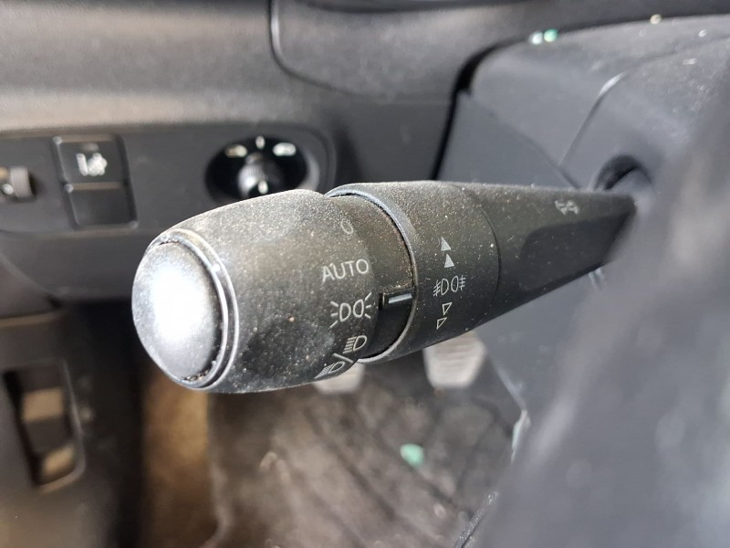 Recambio de mando luces y limpia para citroën c3 iii (sx) 1.2 vti 82 referencia OEM IAM 98094484ZD  