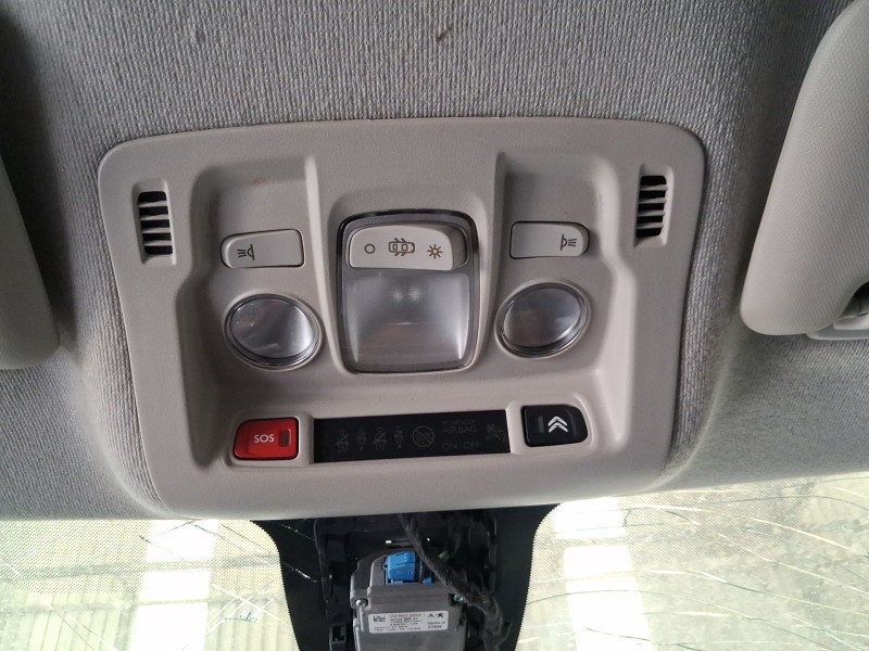 Recambio de luz interior para citroën c3 iii (sx) 1.2 vti 82 referencia OEM IAM 6362AS  