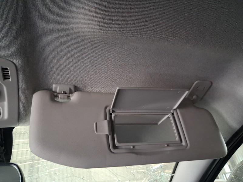 Recambio de parasol derecho para citroën c3 iii (sx) 1.2 vti 82 referencia OEM IAM 98100807BJ  