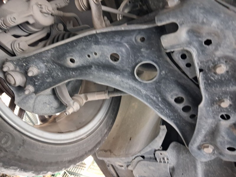 Recambio de brazo suspension inferior delantero derecho para seat leon (5f1) 1.4 tsi referencia OEM IAM 5WA407152  