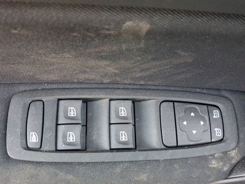 Recambio de mando elevalunas delantero izquierdo para renault megane iv hatchback (b9a/m/n_) 1.2 tce 130 (b9mr) referencia OEM I