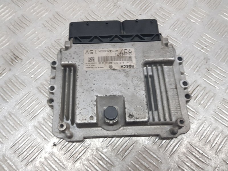 Recambio de centralita motor uce para alfa romeo gt (937_) 1.9 jtd (937cxn1b) referencia OEM IAM 55206271 BOSCH 0281012883