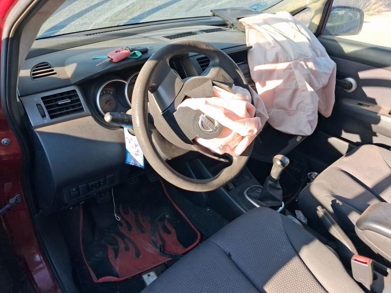 nissan tiida hatchback (c11) del año 2008