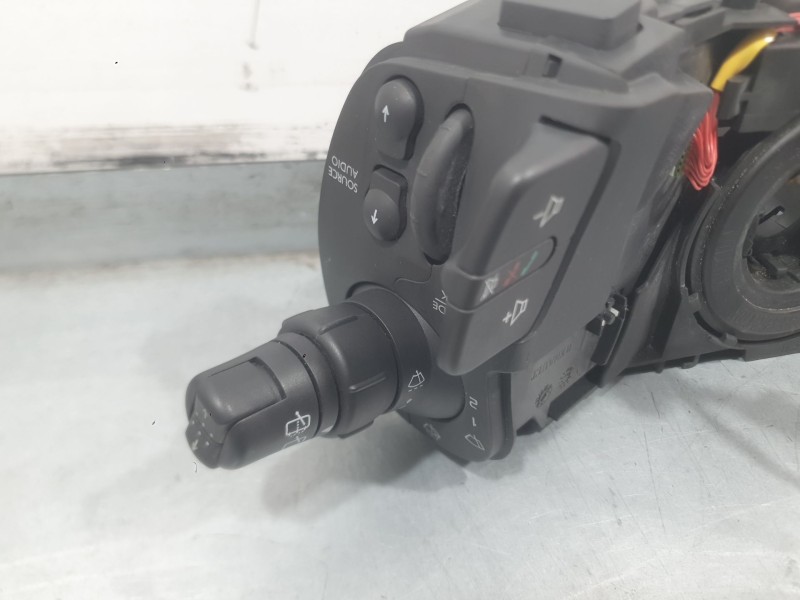 Recambio de mando luces y limpia para renault kangoo / grand kangoo ii (kw0/1_) 1.5 dci 75 (kw07, kw10, kw04) referencia OEM IAM