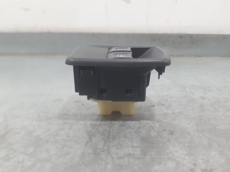 Recambio de mando elevalunas delantero izquierdo para renault kangoo / grand kangoo ii (kw0/1_) 1.5 dci 75 (kw07, kw10, kw04) re