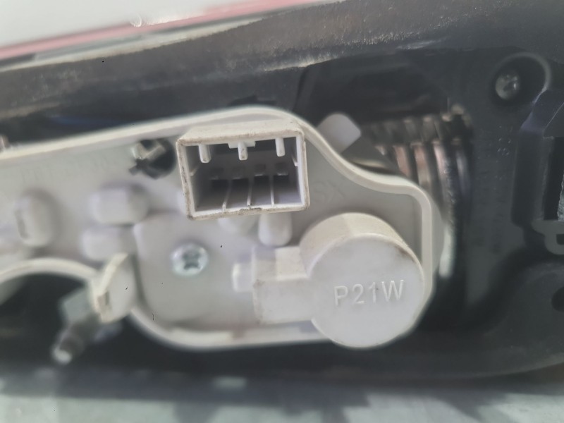 Recambio de piloto trasero izquierdo interior para alfa romeo giulietta (940_) 1.6 jtdm (940fxd1a) referencia OEM IAM 50531133  