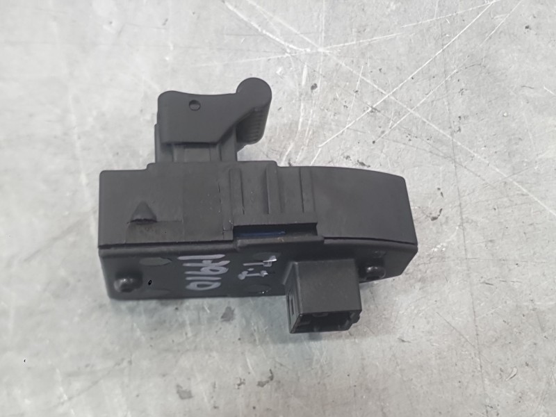 Recambio de mando elevalunas trasero izquierdo para alfa romeo giulietta (940_) 1.6 jtdm (940fxd1a) referencia OEM IAM 156150331