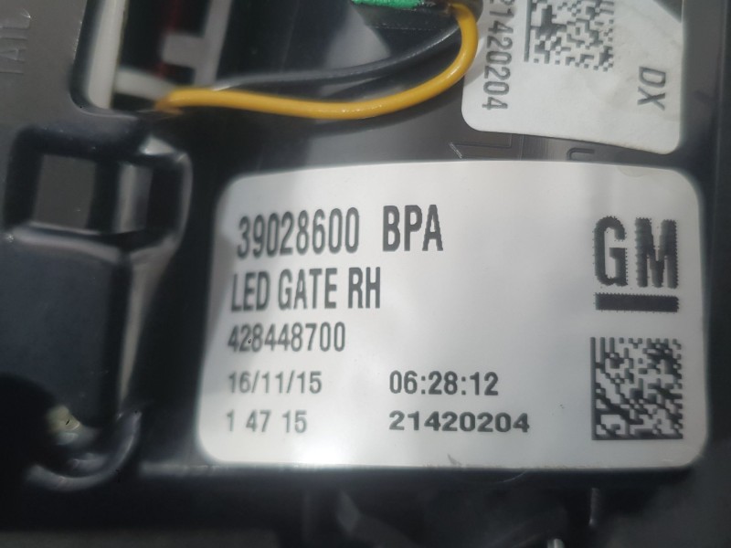 Recambio de piloto trasero derecho interior para opel zafira tourer c (p12) 1.6 cdti (75) referencia OEM IAM 39028600  