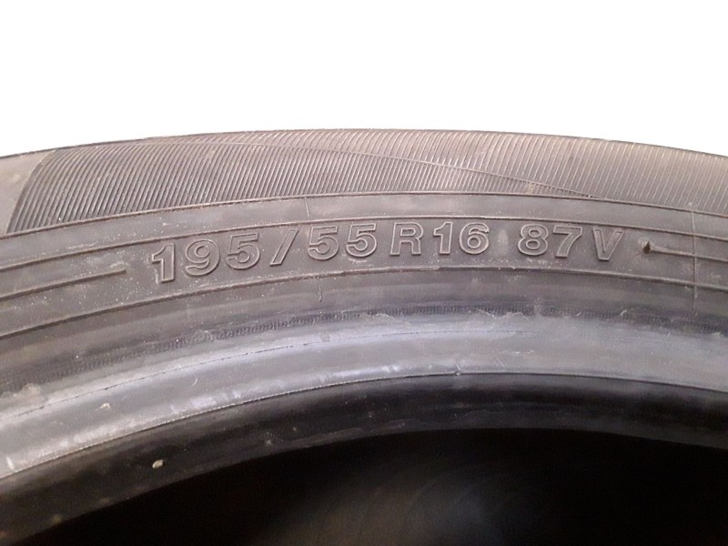 Recambio de neumatico pareja para neumaticos reutilizados - referencia OEM IAM 195551687V YOKOHAMA 195/55/16/87V