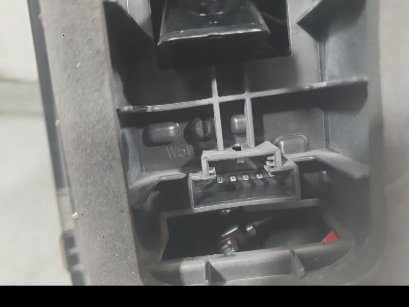 Recambio de piloto trasero derecho para volkswagen up! (121, 122, bl1, bl2, bl3, 123) e-up referencia OEM IAM 1S0945096J  