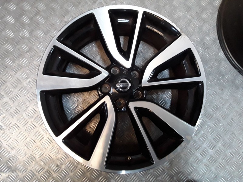 Recambio de juego llantas aluminio para nissan x-trail iii (t32_, t32r, t32rr) 2.0 dci (t32) referencia OEM IAM 7X19 5 TORN ET40