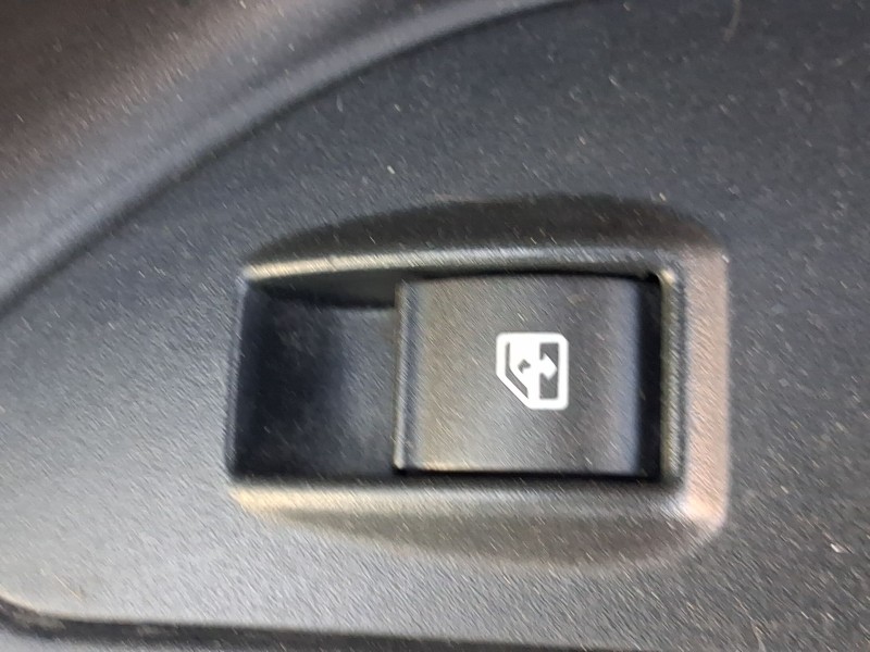 Recambio de mando elevalunas delantero derecho para fiat tipo station wagon (356_, 357_) 1.4 lpg (356wxf1b) referencia OEM IAM 7