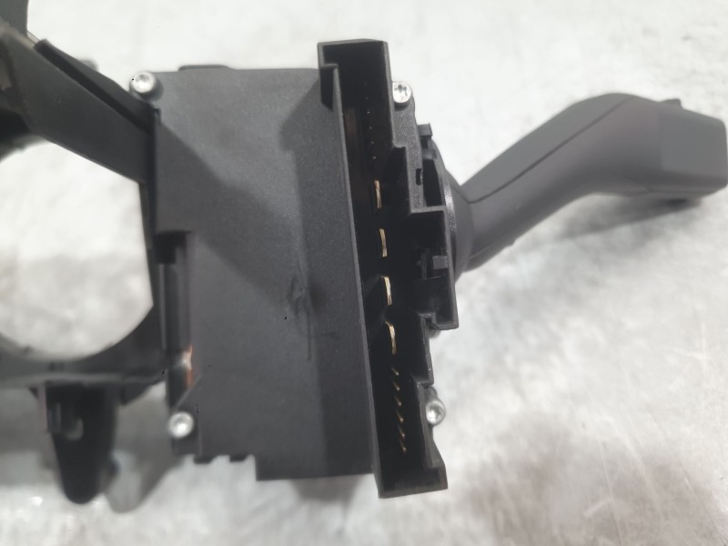 Recambio de mando luces y limpia para volkswagen up! (121, 122, bl1, bl2, bl3, 123) e-up referencia OEM IAM 1S0953513E9B9  