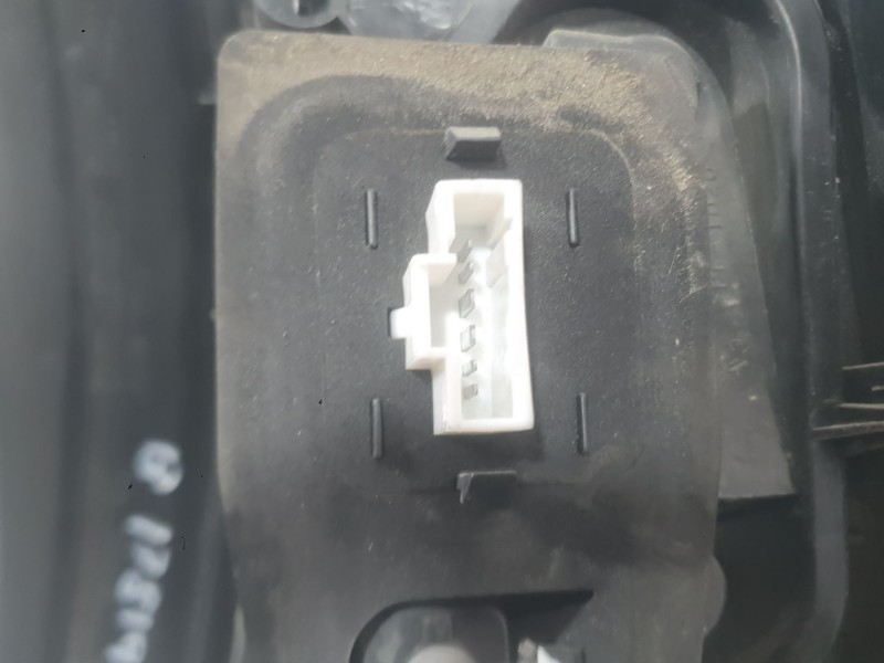 Recambio de piloto trasero izquierdo exterior para citroën c3 ii (sc_) 1.0 vti 68 referencia OEM IAM 9803928880  