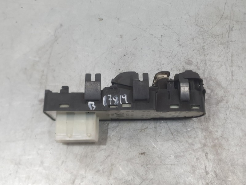 Recambio de mando elevalunas delantero izquierdo para citroën c3 ii (sc_) 1.0 vti 68 referencia OEM IAM 98012275XT C/MANDO RETRO