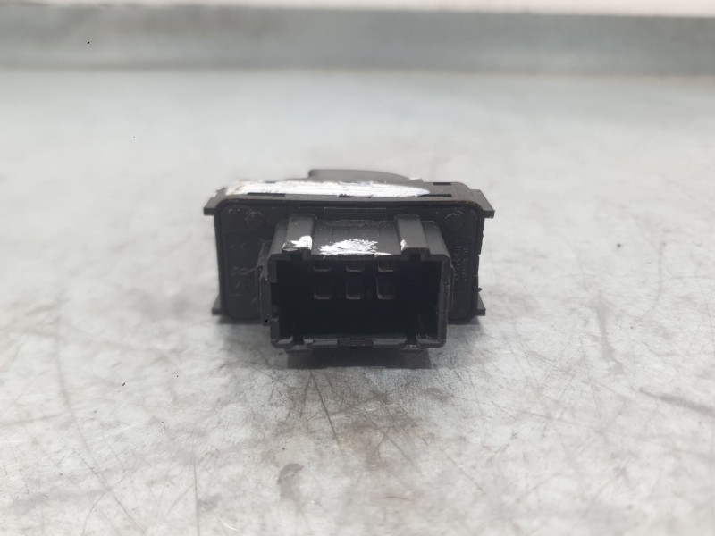 Recambio de mando elevalunas delantero derecho para citroën c3 ii (sc_) 1.0 vti 68 referencia OEM IAM 6490CH  