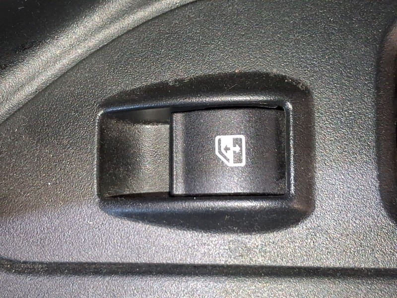 Recambio de mando elevalunas delantero derecho para fiat tipo station wagon (356_, 357_) 1.4 (356wxf1b) referencia OEM IAM 73563