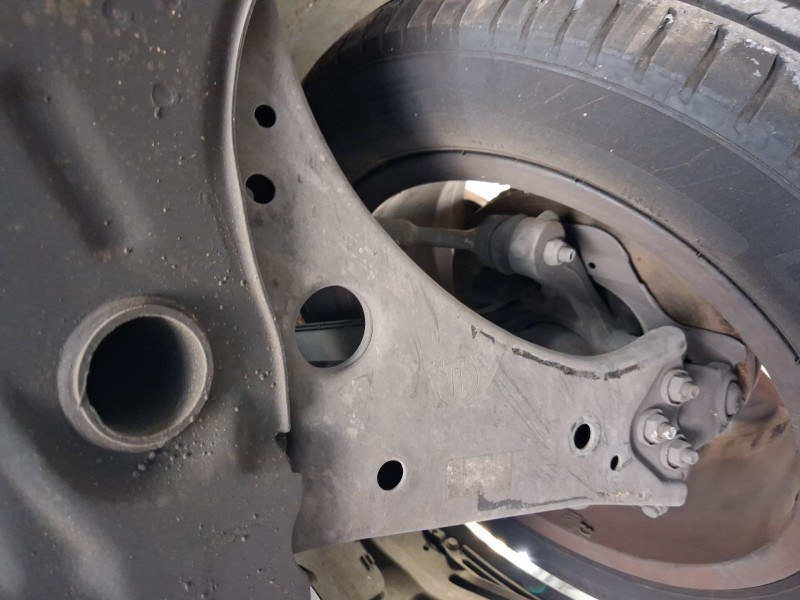 Recambio de brazo suspension inferior delantero derecho para fiat tipo station wagon (356_, 357_) 1.4 lpg (356wxf1b) referencia 
