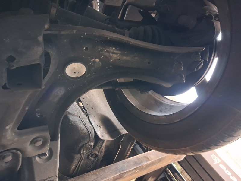 Recambio de brazo suspension inferior delantero izquierdo para volkswagen polo v (6r1, 6c1) 1.6 tdi referencia OEM IAM 6R0407151