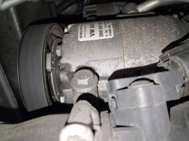 Recambio de compresor aire acondicionado para volkswagen polo v (6r1, 6c1) 1.6 tdi referencia OEM IAM 1K0820808F  