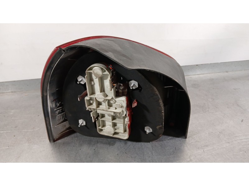 Recambio de piloto trasero derecho para audi a3 (8l1) 1.9 tdi referencia OEM IAM 8L0945096A  