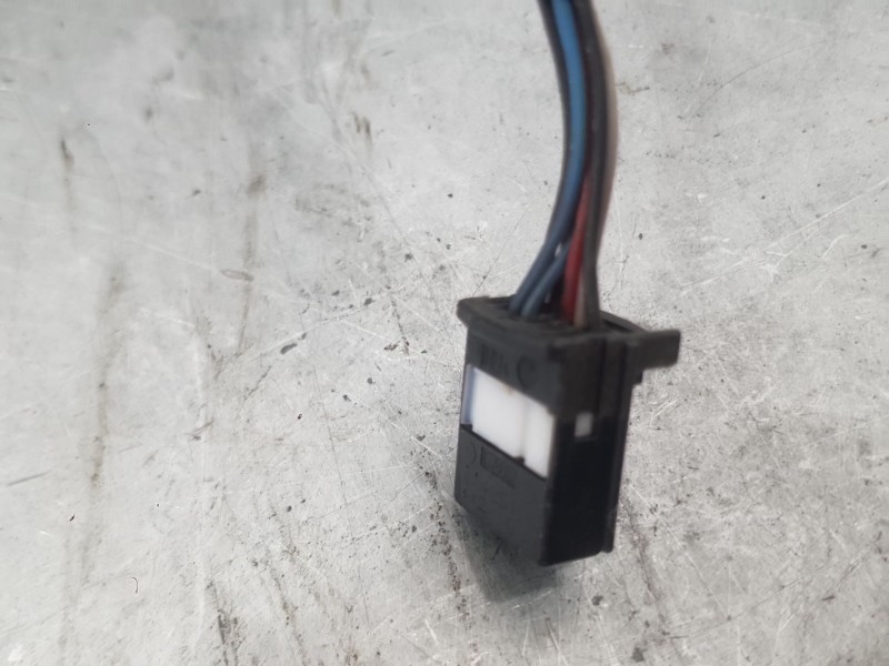 Recambio de retrovisor izquierdo para renault clio iv (bh_) 0.9 tce 90 referencia OEM IAM 963022031R ROZADO 
