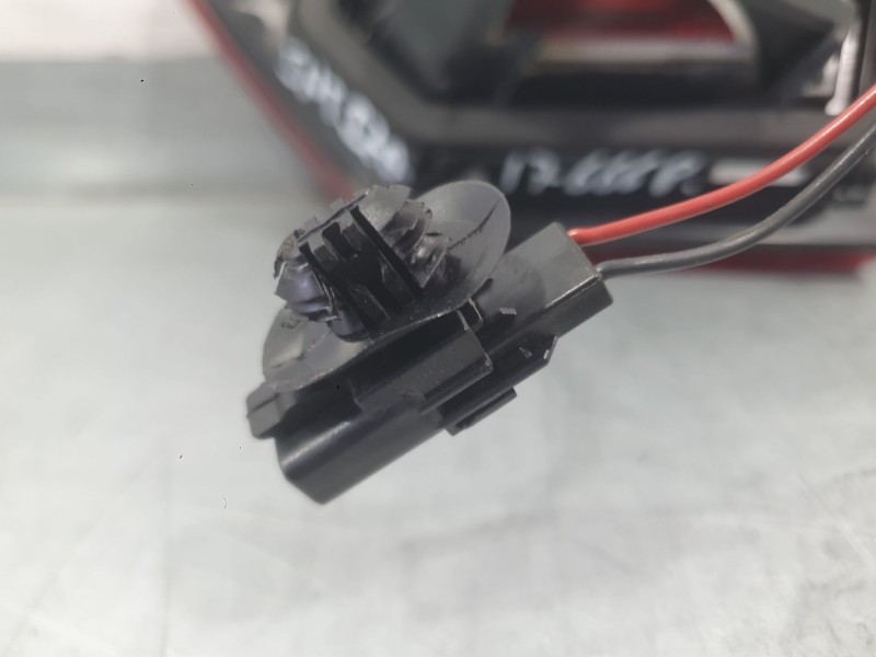 Recambio de piloto trasero izquierdo interior para renault clio iv (bh_) 0.9 tce 90 referencia OEM IAM 265552424R  