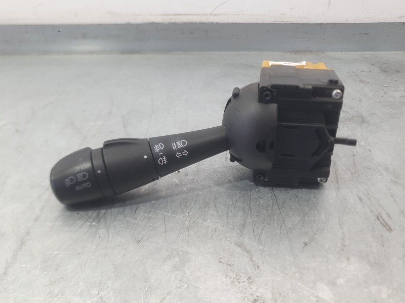 Recambio de mando intermitentes para renault clio iv (bh_) 0.9 tce 90 referencia OEM IAM   